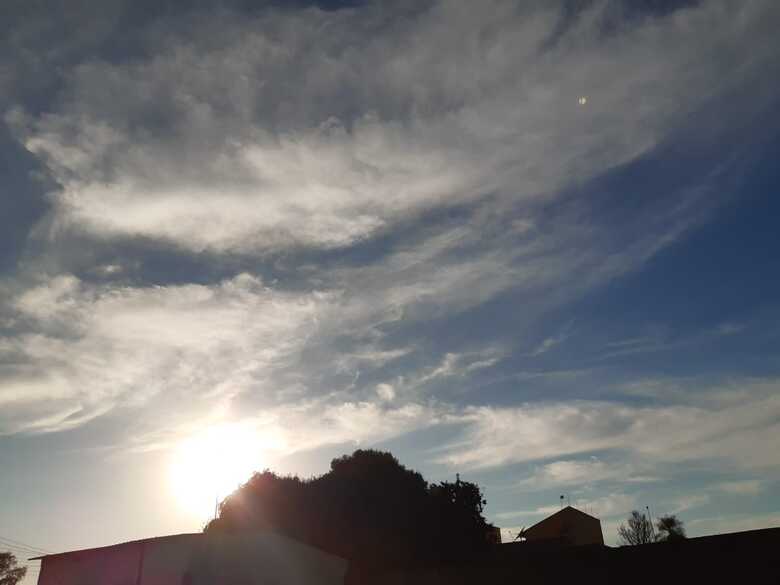 Tempo ser&aacute; seco na capital e no Estado