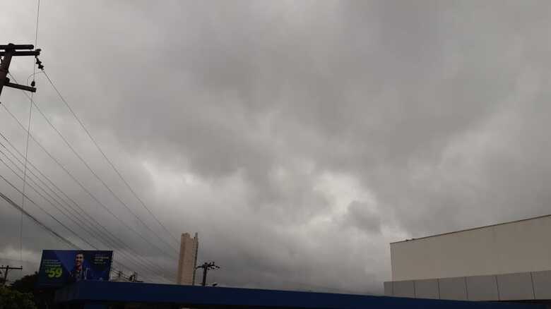 A partir de quarta-feira, as temperaturas come&ccedil;am a ter um aumento consider&aacute;vel, com previs&atilde;o de tempo firme com c&eacute;u claro