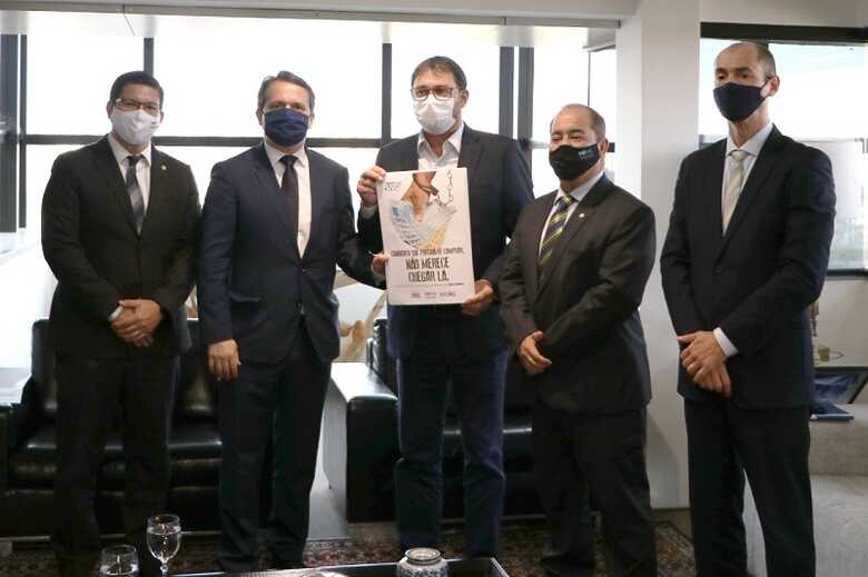 Promotor de Justiça e Chefe de Gabinete, Paulo Roberto Gonçalves Ishikawa, Alexandre Magno Benites de Lacerda, Sérgio Longen, Antonio Siufi Neto e Moisés Casarotto