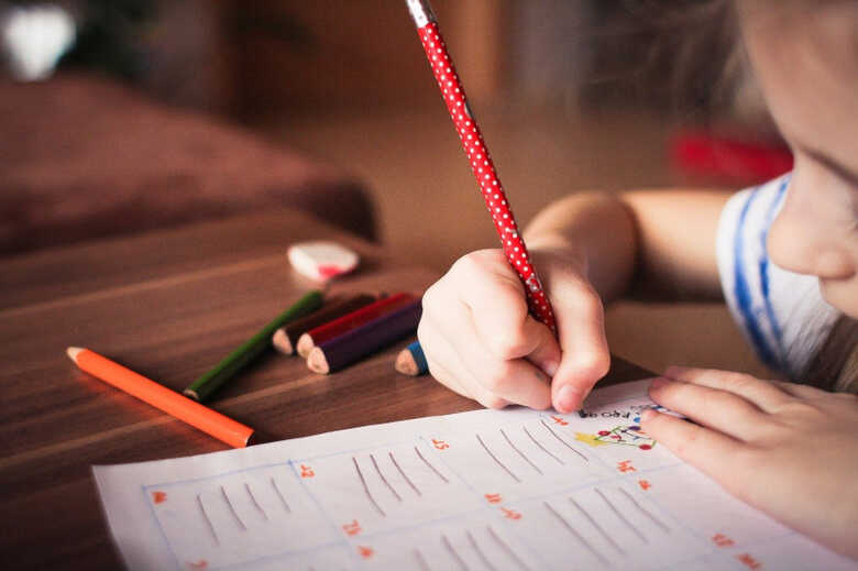 A medida foi publicada em Diário Oficial e determina que as aulas sejam desenvolvidas por meio de atividades curriculares domiciliares