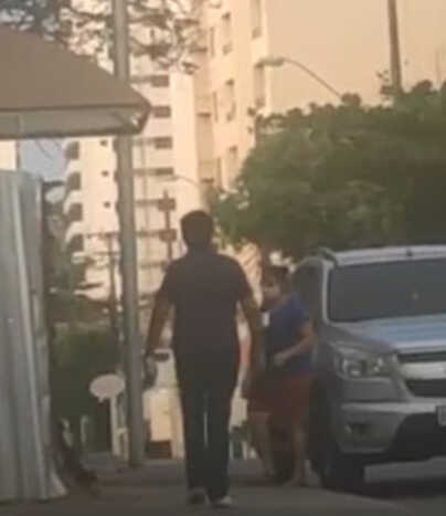 Homem agride mulher por ter adesivo "S.O.S Pantanal" no carro