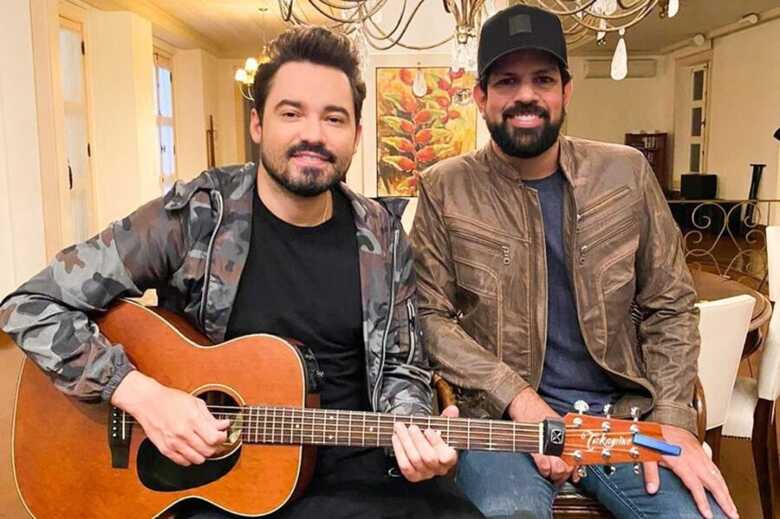 Dupla sertaneja inicia live às 15h30 hoje