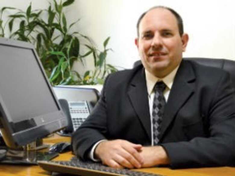 Reitor da UFMS, Marcelo Turine
