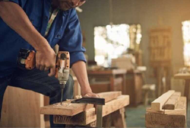 A Funda&ccedil;&atilde;o do Trabalho oferece duas vagas para serralheiro hoje