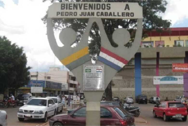 Os manifestantes prometem fechar os locais e impedir o funcionamento comercial e o trânsito de pessoas que precisam entrar ou sair do Paraguai