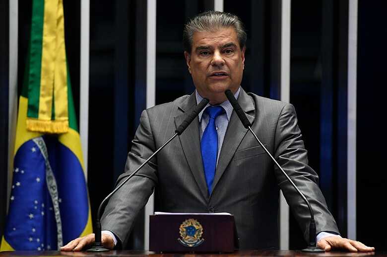 Senador &eacute; o relator do projeto que aprimorar&aacute; regras de vacina&ccedil;&atilde;o