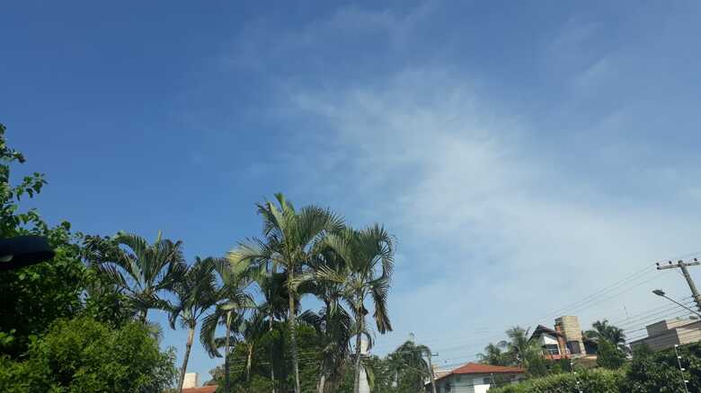 Embora dentro do esperado para o m&ecirc;s, as chuvas de outubro continuam com potencial para raios, granizo, chuvas intensas e ventos fortes em pontos isolados