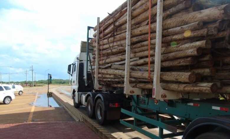 Diversos documentos colacionados ao processo comprovaram expediente di&aacute;rio acima de 17 horas e intervalo interjornada inferior a 7 horas.
