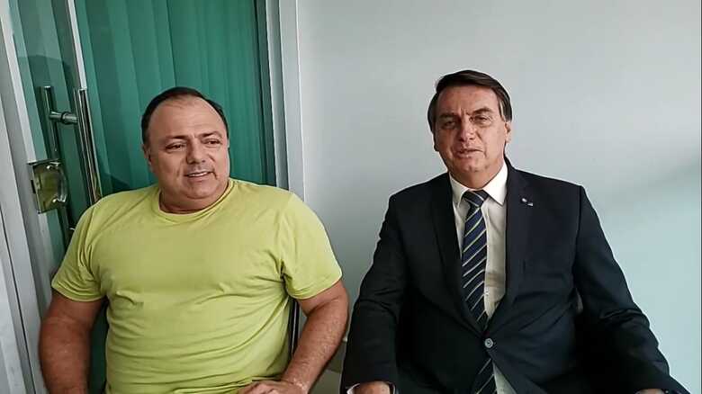 Ministro da Saúde Eduardo Pazuello e o Presidente Jair Bolsonaro em live