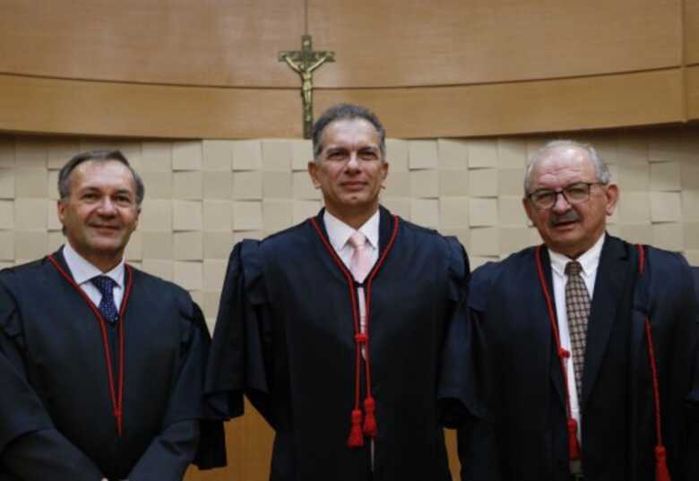 Des. Carlos Eduardo Contar, Des. Sideni Soncini Pimentel e Des. Luiz Tadeu Barbosa Silva
