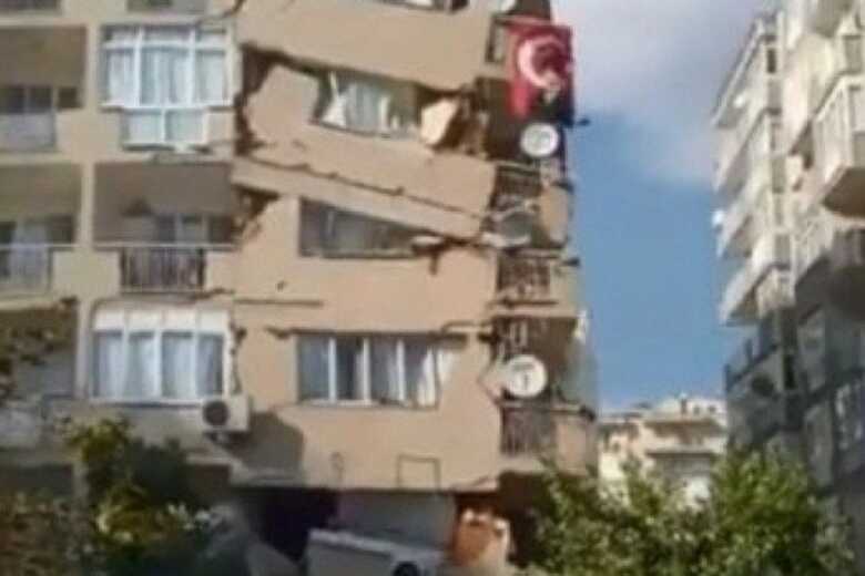 Forte terremoto atinge a Grécia e Turquia e gera tsunami