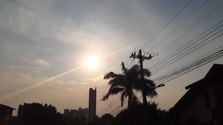 A previsão é de céu claro a parcialmente nublado em todas as regiões