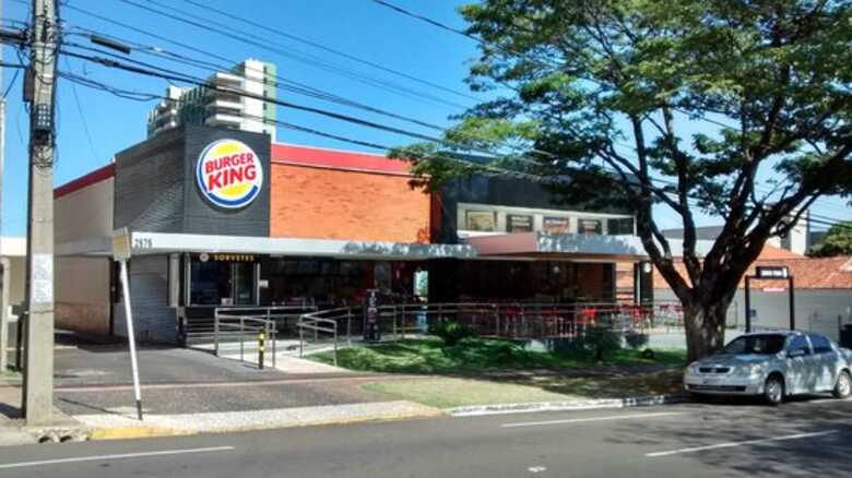 Cliente bate no rosto de atendente do Burguer King e caso vai parar na delegacia
