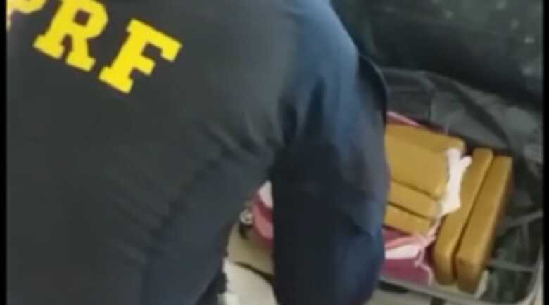 PRF apreende 26 Kg de maconha em malas de passageiros de &ocirc;nibus em MS