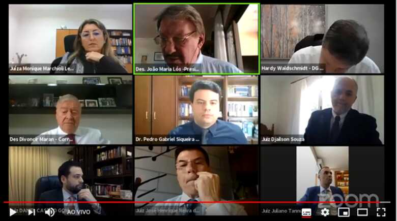 Sess&atilde;o plen&aacute;ria do julgamento