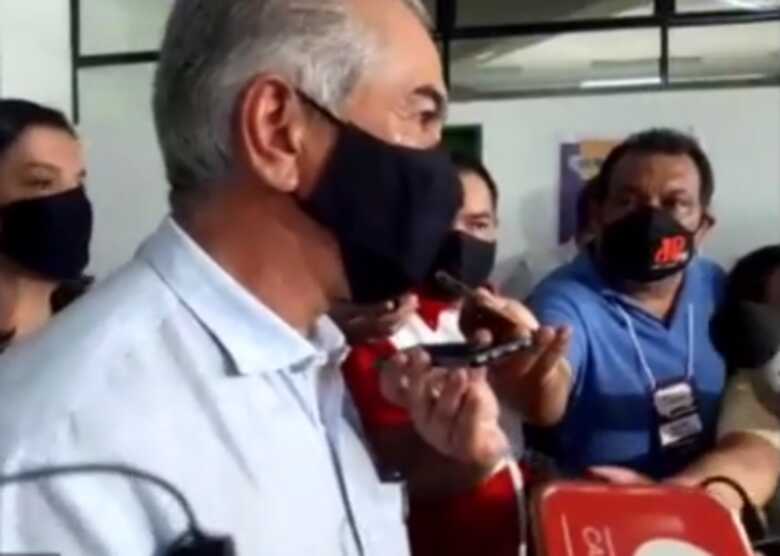 Azambuja durante entrevista