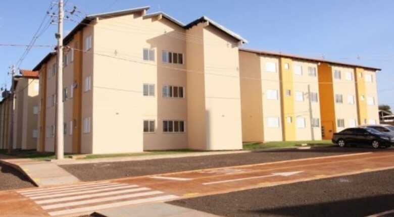 Foram convocados apenas dois representantes dos benefici&aacute;rios de cada ag&ecirc;ncia, Amhasf e Agehab, para acompanhar o sorteio