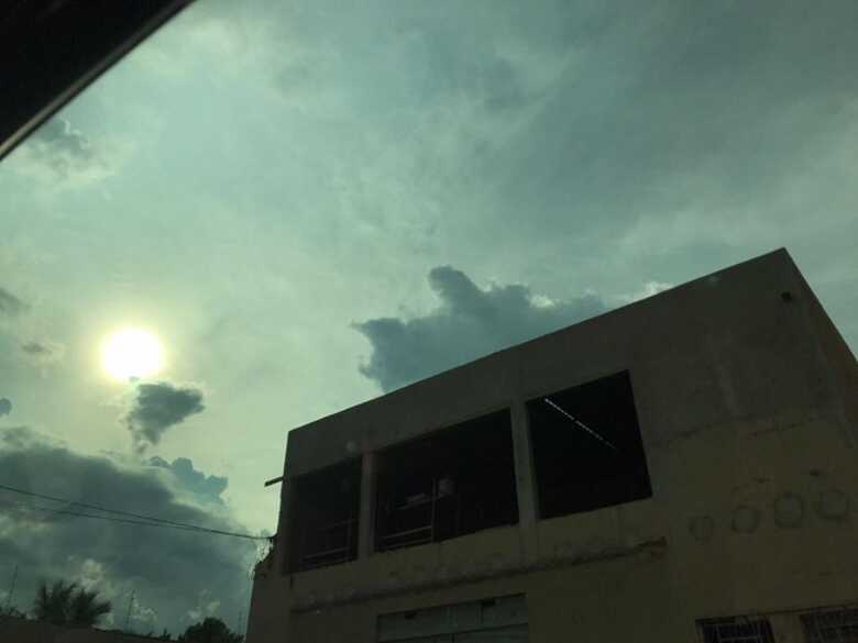 Céu nublado a totalmente encoberto nesta terça-feira (10)