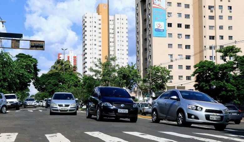 A partir de abril do próximo ano, os proprietários deverão emitir seu licenciamento eletrônico no aplicativo do Detran ou no portal de serviços Meu Detran