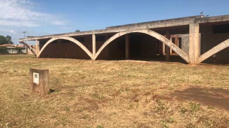 A partir do andamento do certame, será definido prazo para entrega e o investimento necessário da construção da UBSF Santa Emília