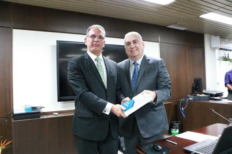 Desembargadores Carlos Contar e S&eacute;rgio Martins