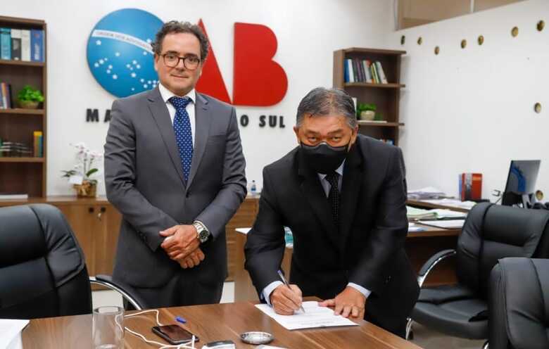 Presidente da OAB/MS Bito Pereira e o advogado Lucio Flávio Sunakozawa