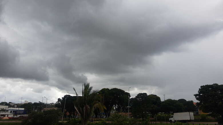 Tempo segue nublado em Campo Grande
