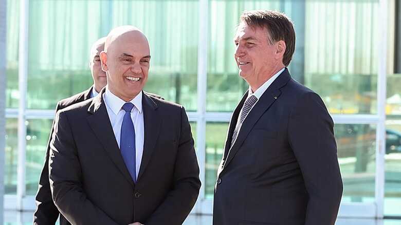 Alexandre de Moraes, do Supremo Tribunal Federal (STF) e Jair Bolsonaro (PL), ex-presidente - 