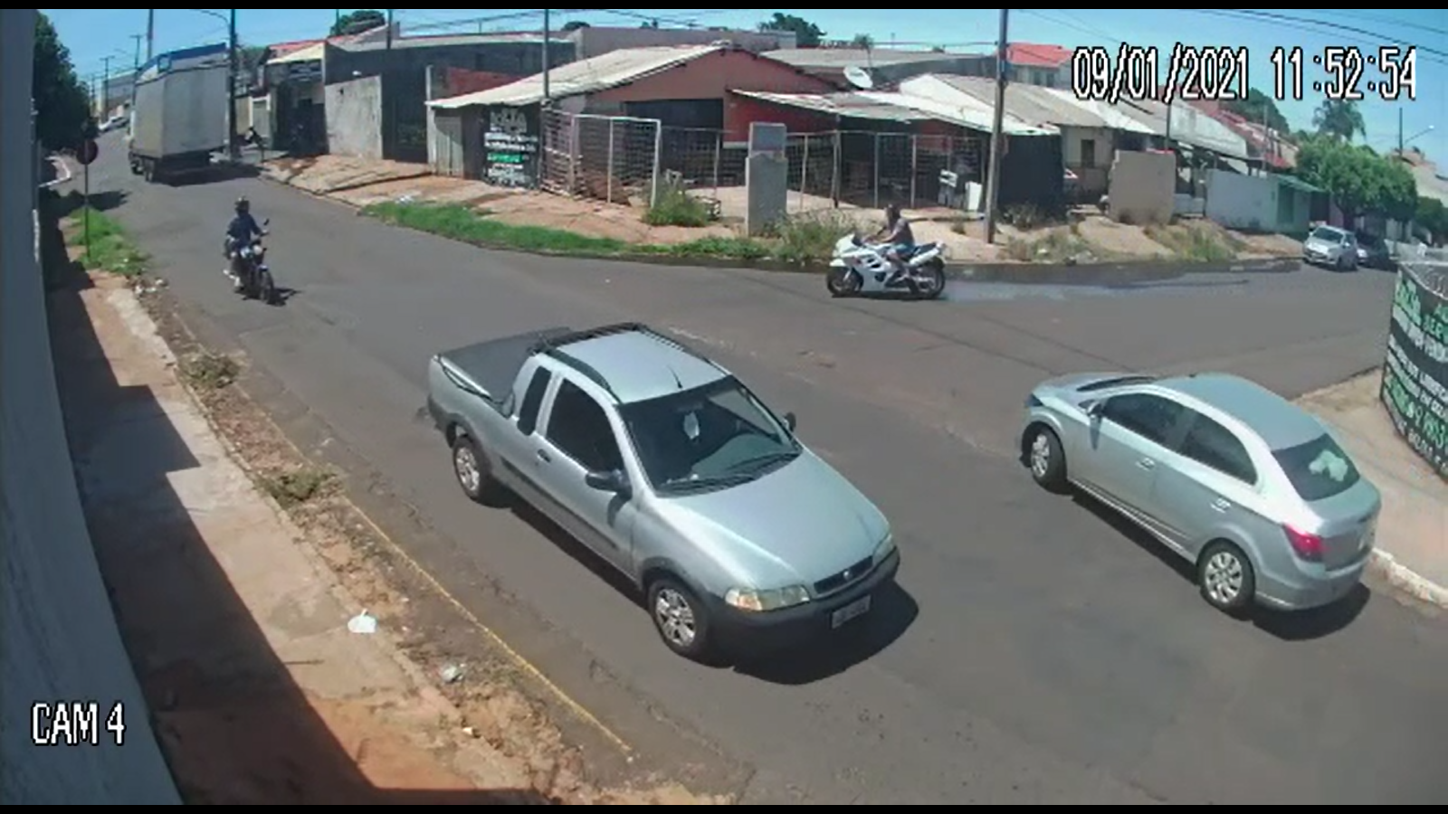 Vídeo: Motociclista morre ao colidir contra muro - JD1 Notícias
