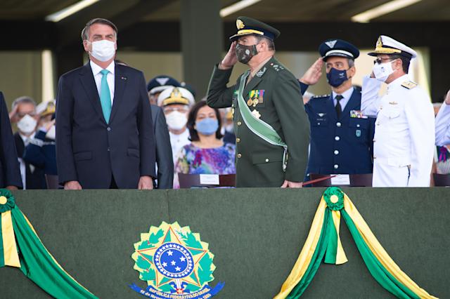 Exército aceita matricular filha de Bolsonaro em Colégio Militar sem  processo seletivo - O Cafezinho