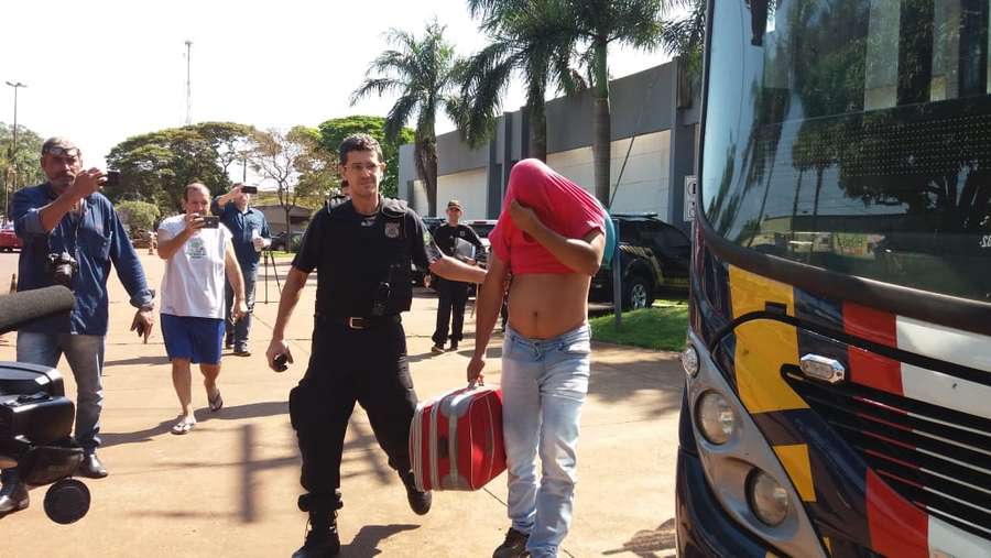 Policiais federais são presos suspeitos de contrabandear ouro em voos -  Umuarama News